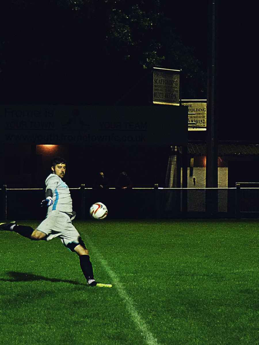 You’re Not Alone: Monkeys Choke Under Pressure&nbsp;Too