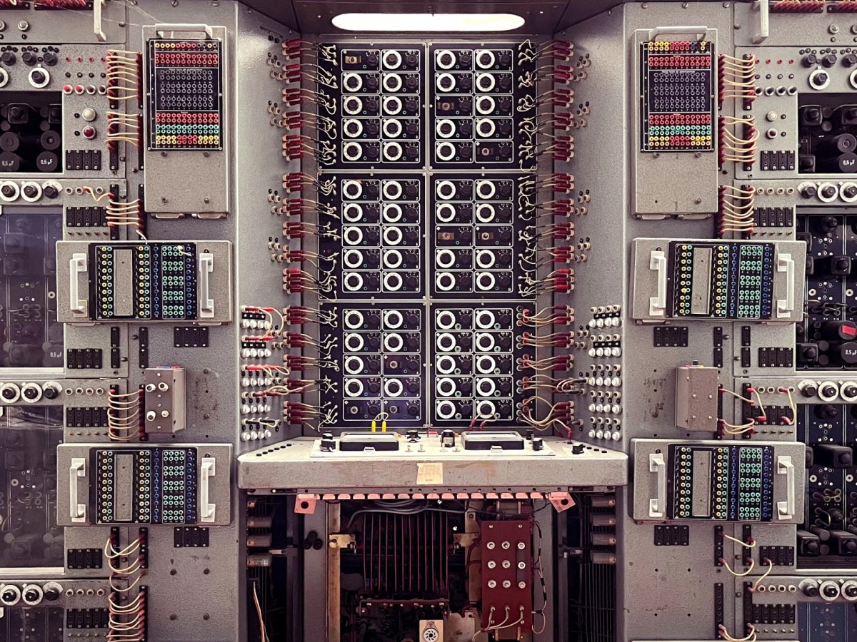 What is analog&nbsp;computing?
